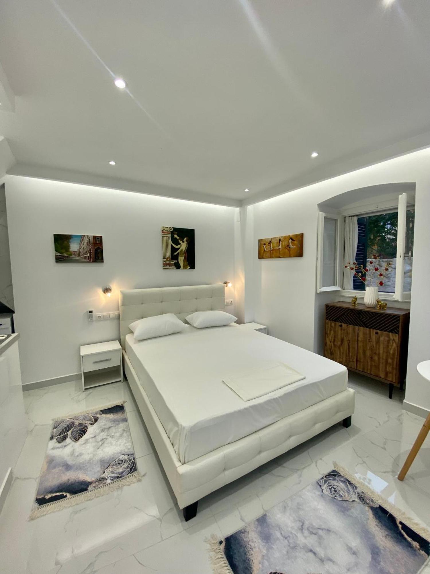 Corfu Port Art Studios 외부 사진
